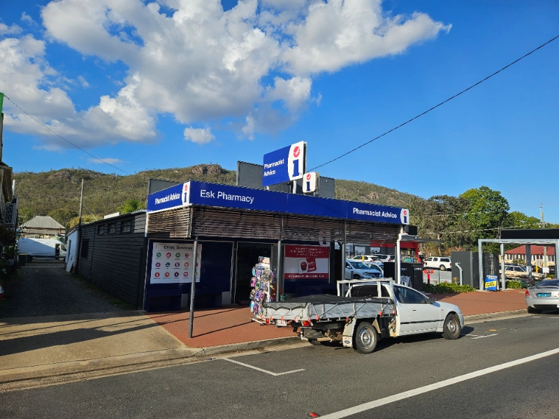 Retail fascia signage Toowoomba designed by sign writers
